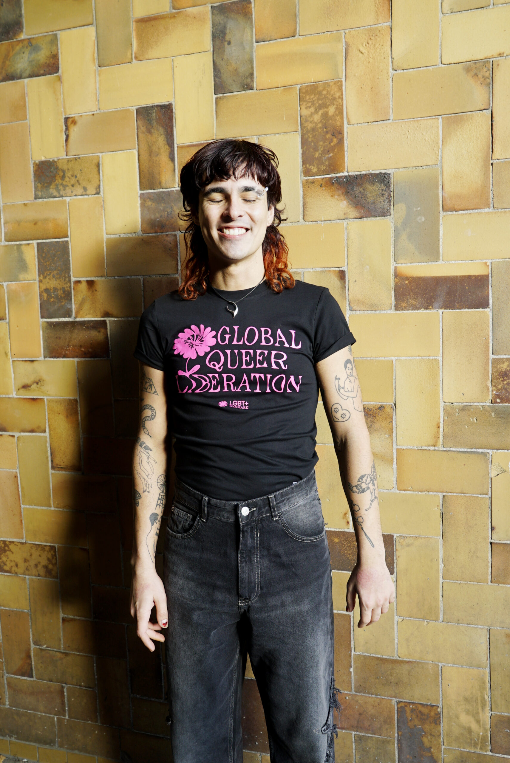 T-Shirt – Global Queer Liberation SORT